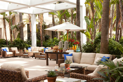 Island Hotel poolside lounge