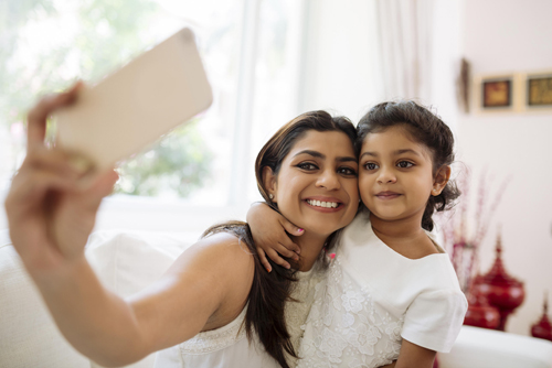 mom and daughter selfie