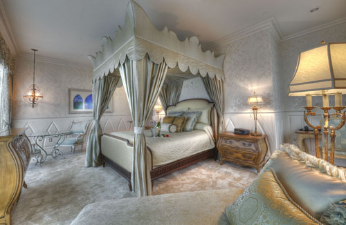 Disneyland Hotel Signature suites
