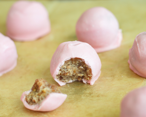 strawberry bliss cake bites