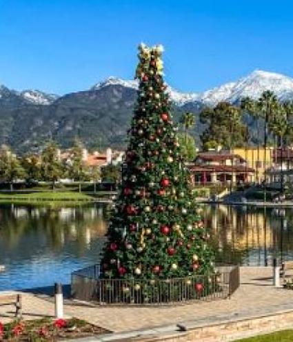 Rancho Santa Margarita’s Christmas Tree Lighting: Carols 'Round The Lake