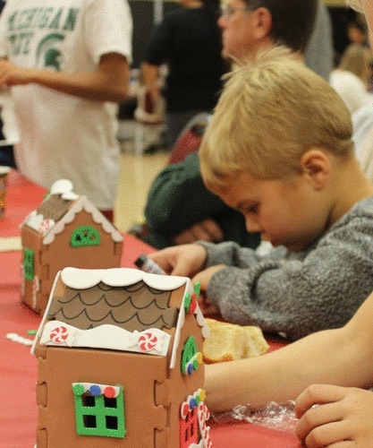 Family Gingerbread House Decorating Workshop