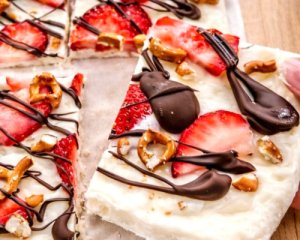 Strawberry Sunshine Yogurt Bark