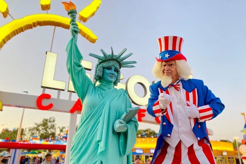 Legoland Red White and Boom